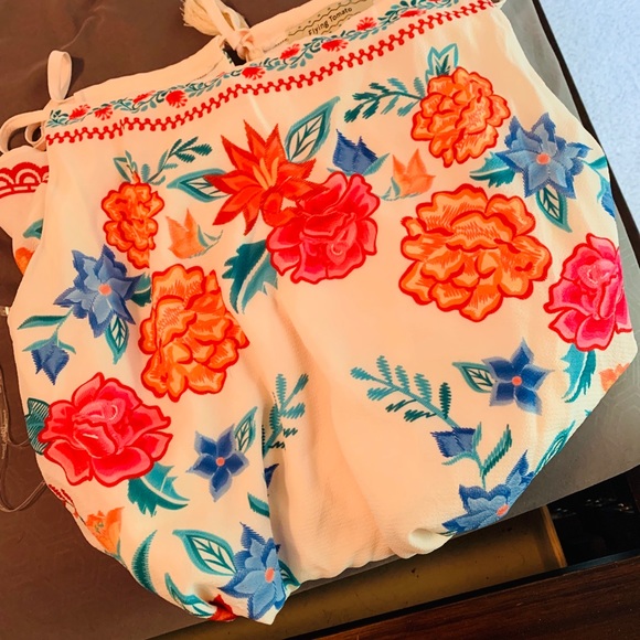 Boutique floral dress 🌸 - Picture 6 of 6